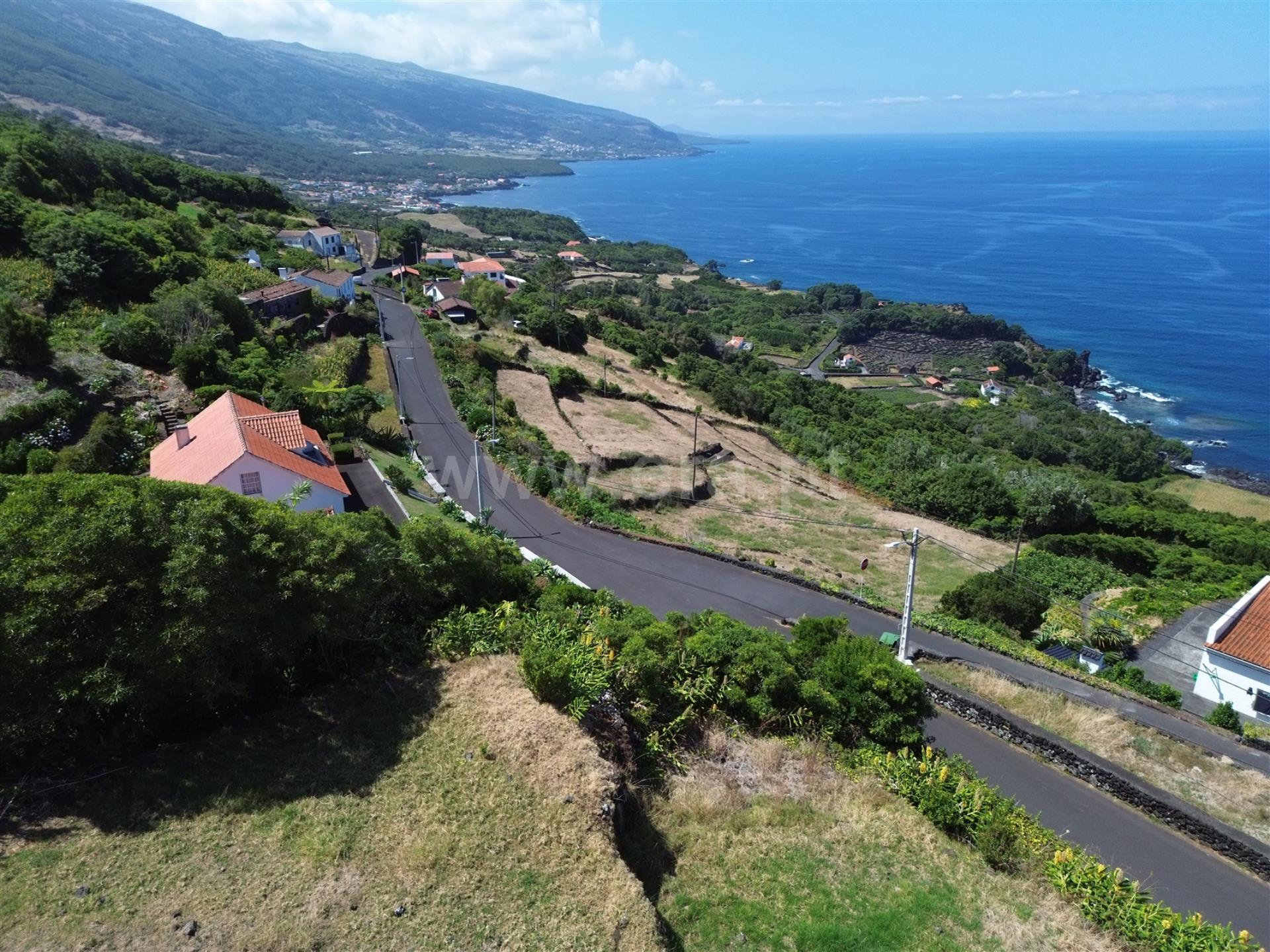 Land for sale in São Roque do Pico, Portugal — €170,000