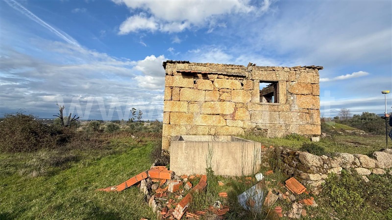 Terreno com ruina  Seia, Sameice e Santa Eulália - 1487458 - 9