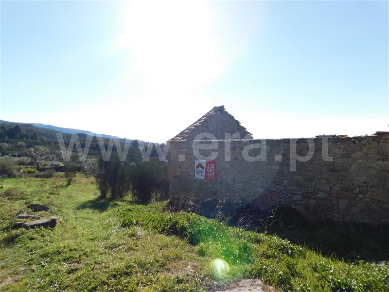 Terreno com ruina  Seia, Santa Marinha e São Martinho - 1310268 - 3