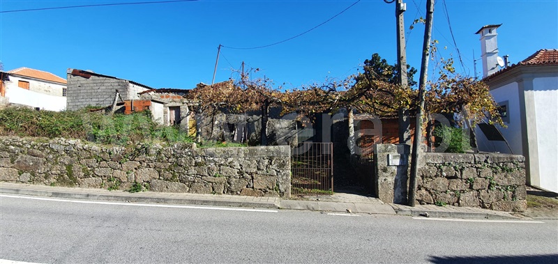 Terreno com ruina T1 Paços de Ferreira, Frazão Arreigada - 1133484 - 2