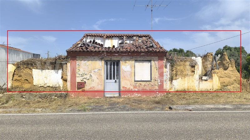Terreno com ruina T2 / Abrantes, Alvega e Concavada
