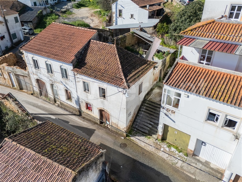 Terreno com ruina T3 / Rio Maior, Rio Maior
