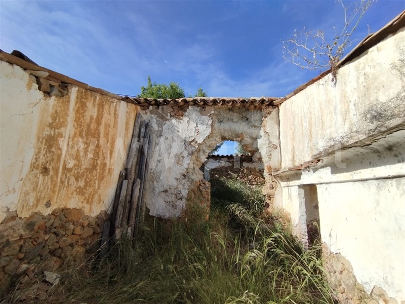 Terreno com ruina  Tavira, Santa Catarina da Fonte do Bispo - 1404666 - 14
