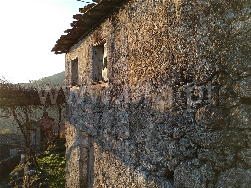 Terreno com ruina  Terras de Bouro, Cibões e Brufe - 978294 - 5