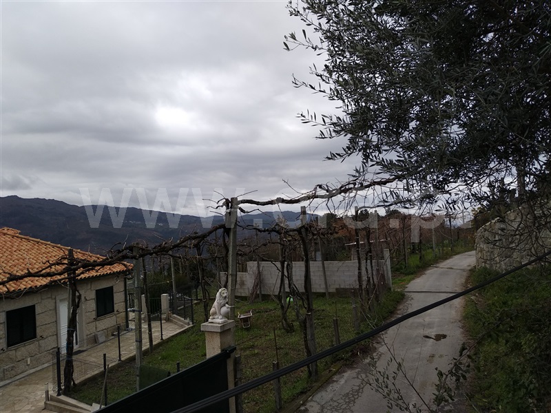 Terreno com ruina  Terras de Bouro, Cibões e Brufe - 983158 - 2
