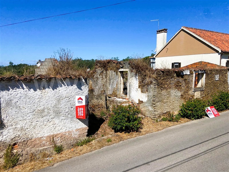Terreno com ruina / Tomar, Serra e Junceira