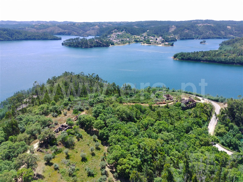 Terreno com ruina / Vila de Rei, Vila de Rei