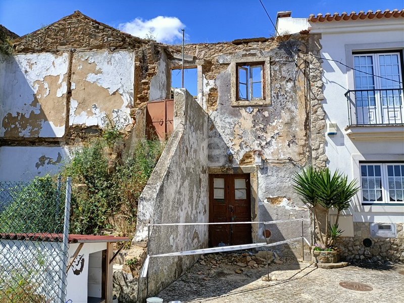 Terreno com ruina / Vila Franca de Xira, Castanheira do Ribatejo