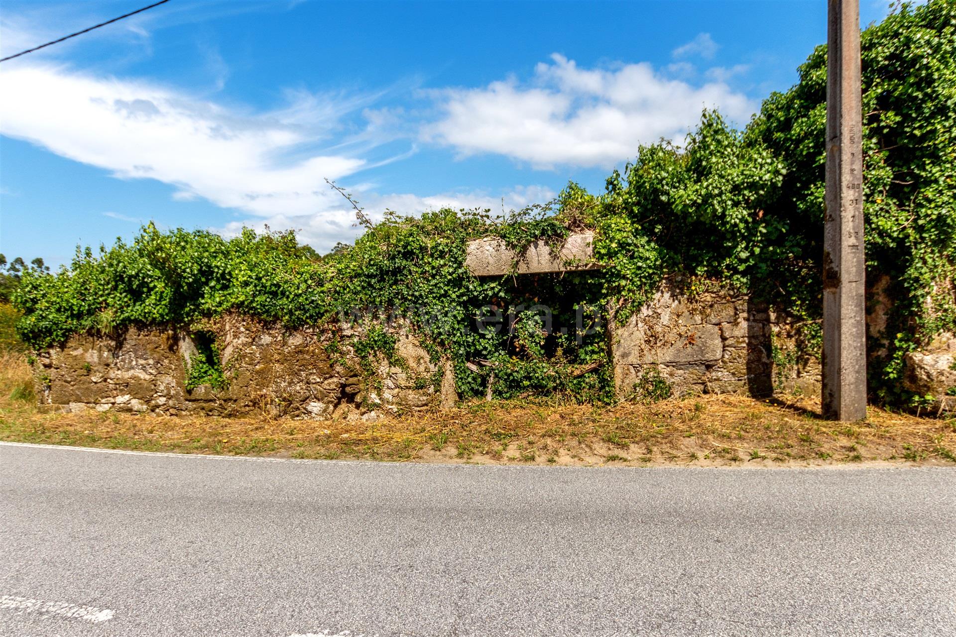 Land for sale in Vila Nova de Cerveira, Portugal — €65,000