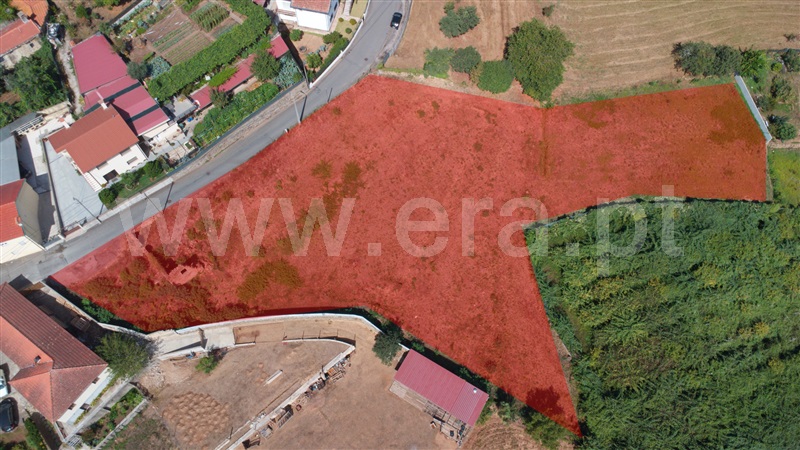 Terreno com ruina / Vila Nova de Gaia, Sandim, Olival, Lever e Crestuma