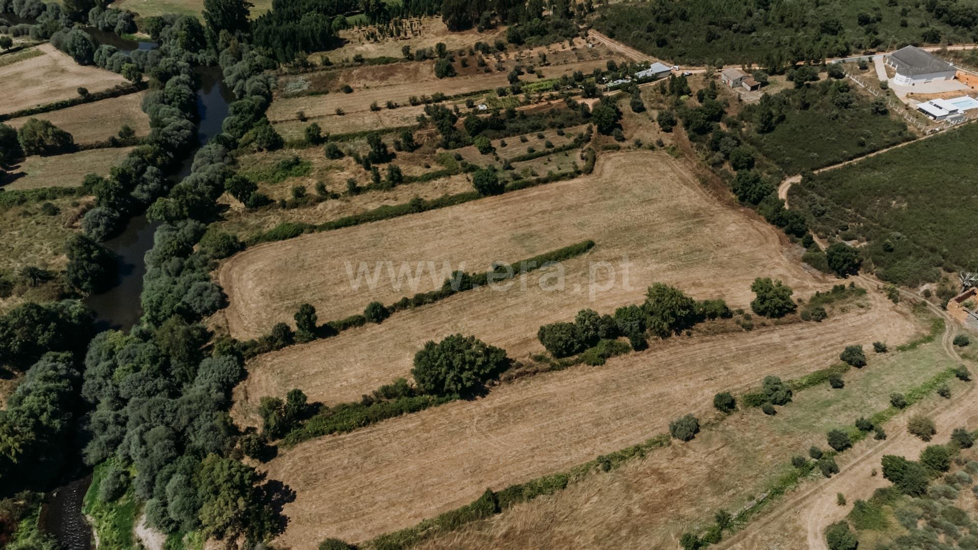 Land for sale in Covilhã, Portugal — €58,000