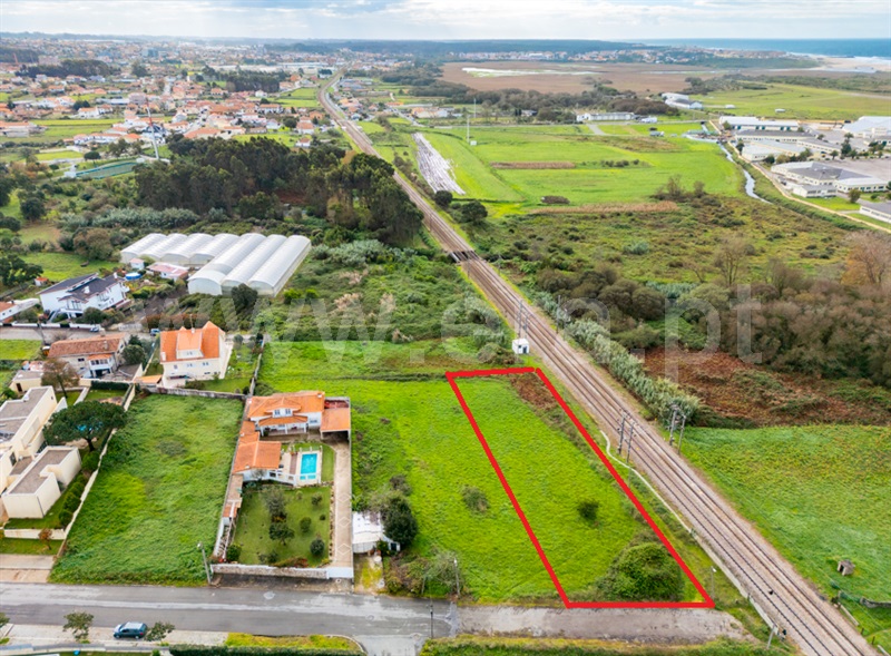 Terreno / Espinho, Paramos