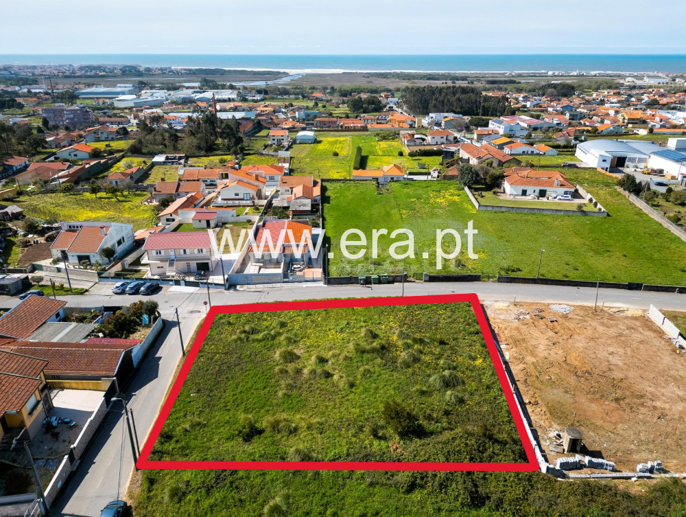 Terreno / Espinho, Paramos