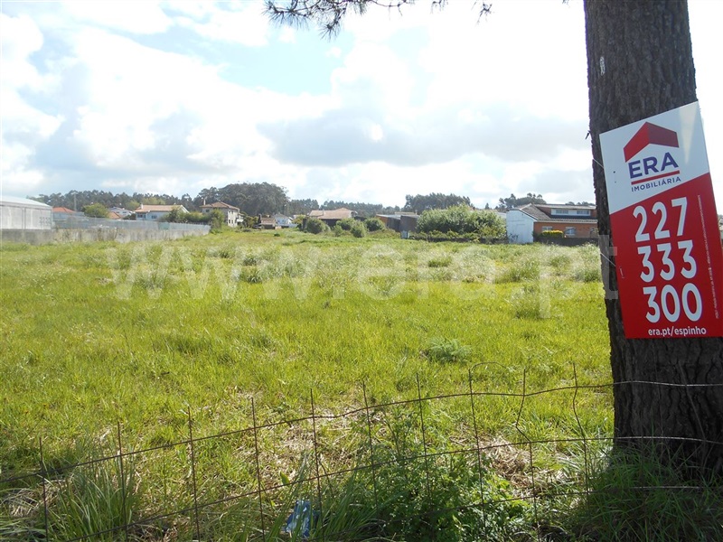 Terreno / Espinho, Paramos