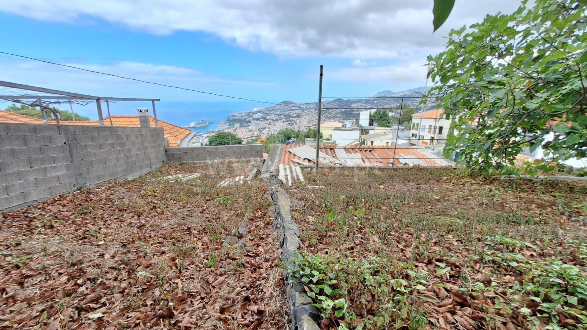 Land for sale in Funchal, Portugal — €615,000