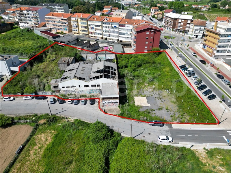Terreno / Gondomar, Fânzeres e São Pedro da Cova