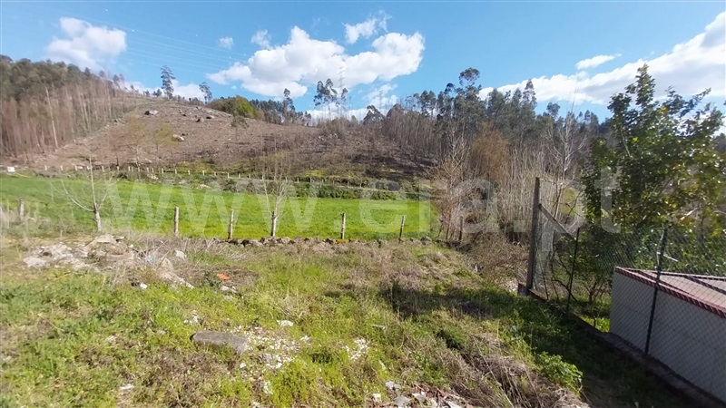 Terreno / Guimarães, Atães e Rendufe