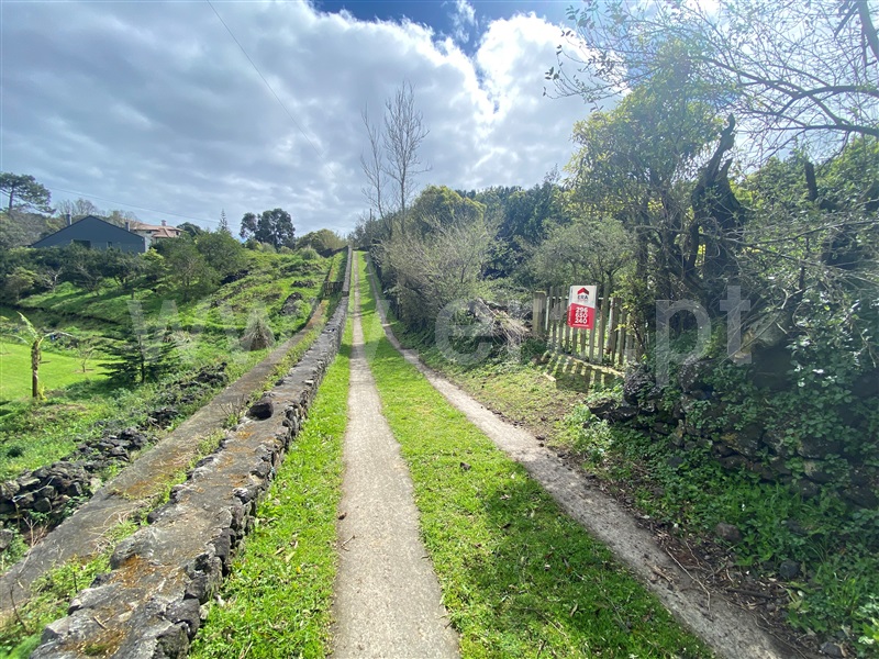 Terreno / Lagoa (São Miguel), Água de Pau