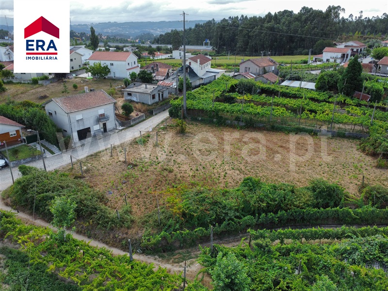 Terreno / Lousada, Silvares, Pias, Nogueira e Alvarenga