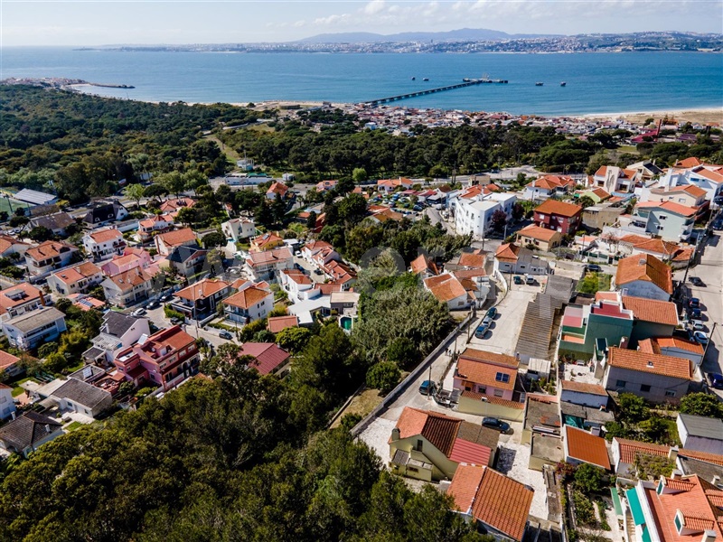 Terreno Misto / Almada, São Pedro