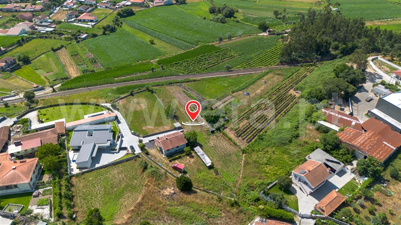 Terreno Misto / Barcelos, Carapeços