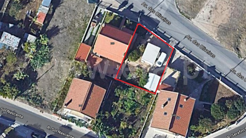 Terreno / Odivelas, Bairro Sol Nascente