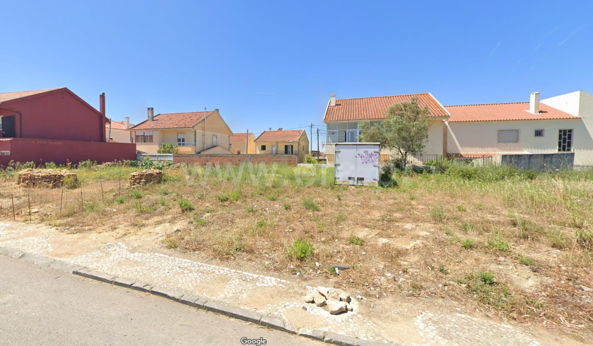 Land for sale in Odivelas, Portugal — €135,000