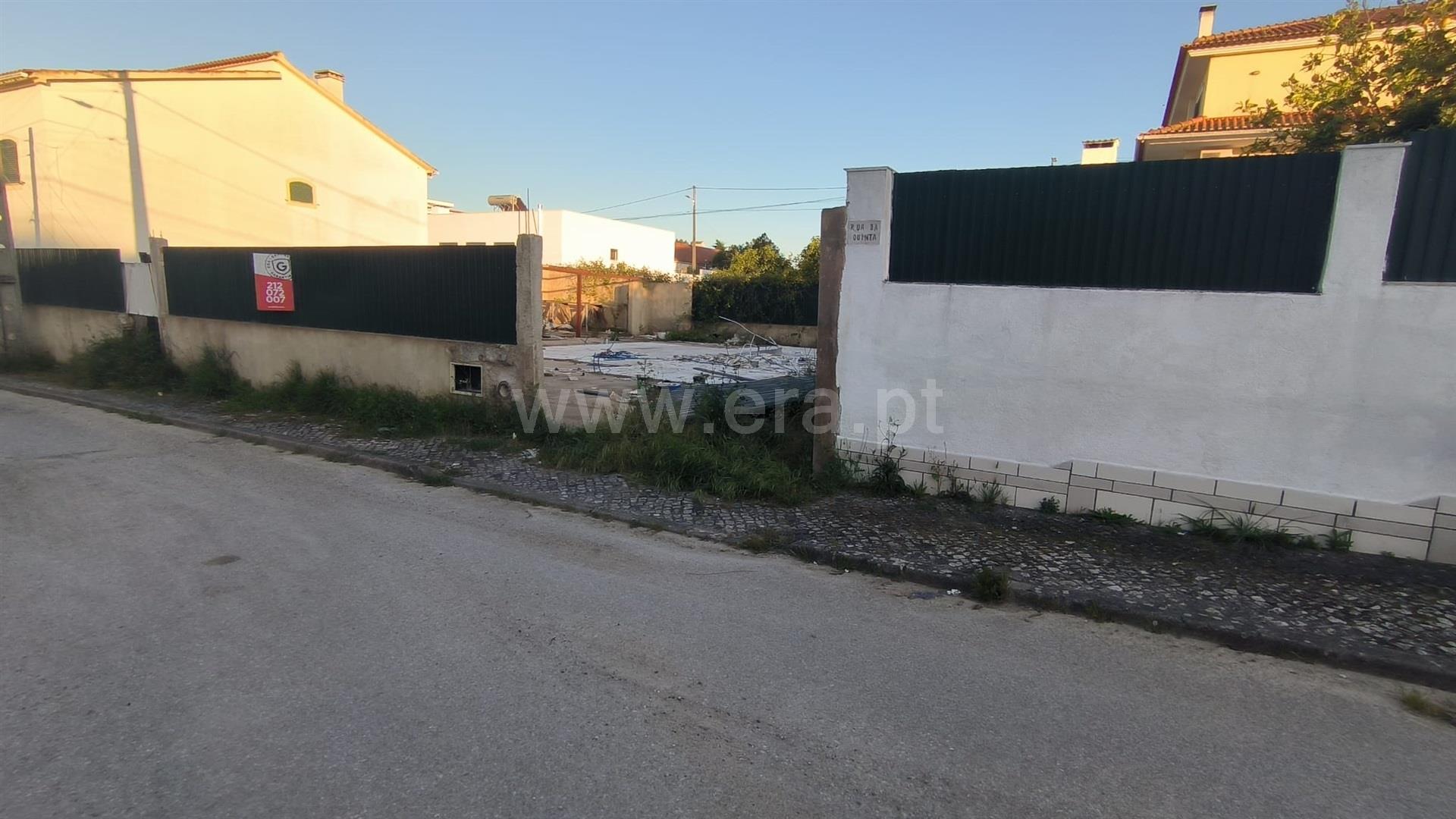 Land for sale in Palmela, Portugal — €92,500