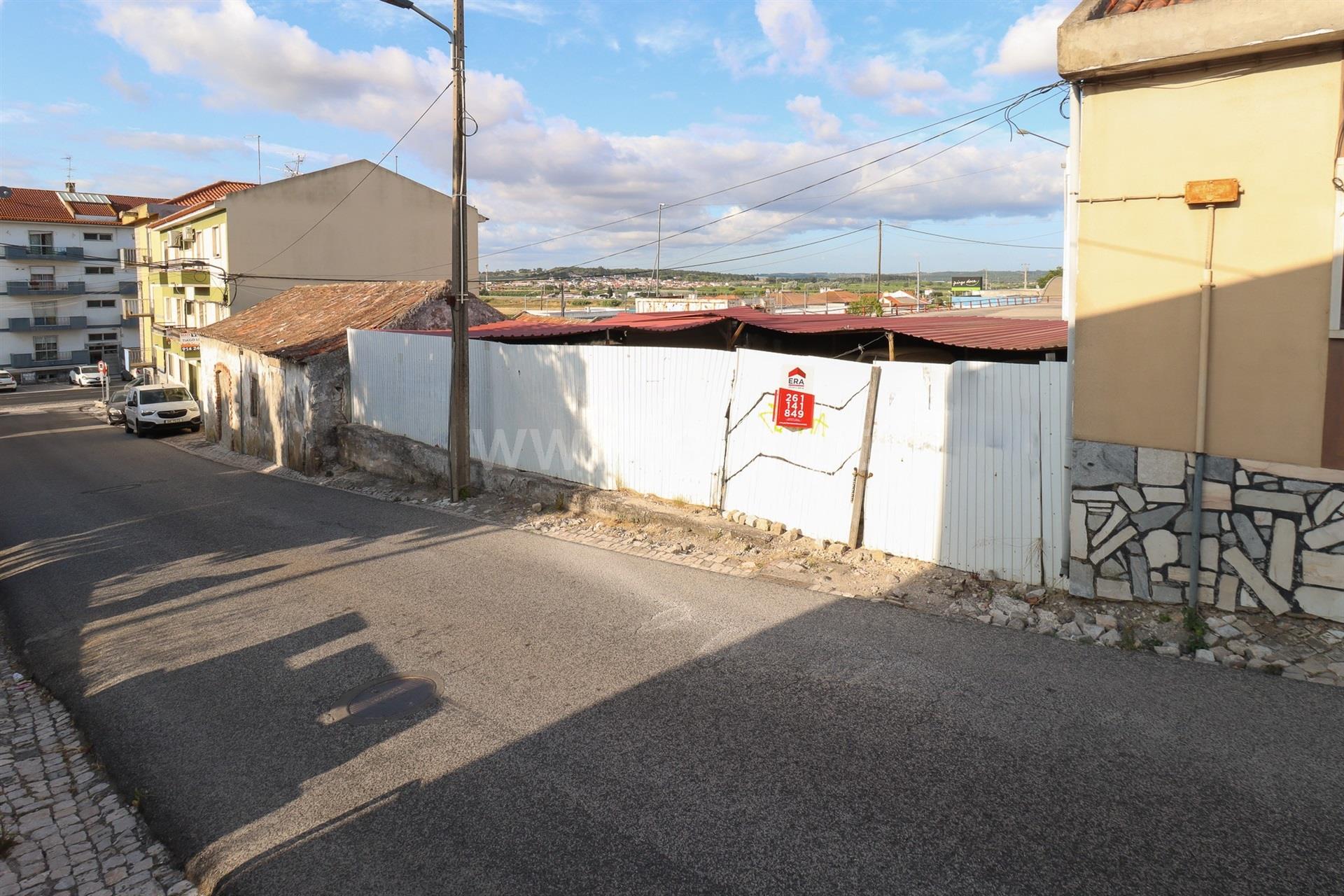Land for sale in Alenquer, Portugal — €60,000
