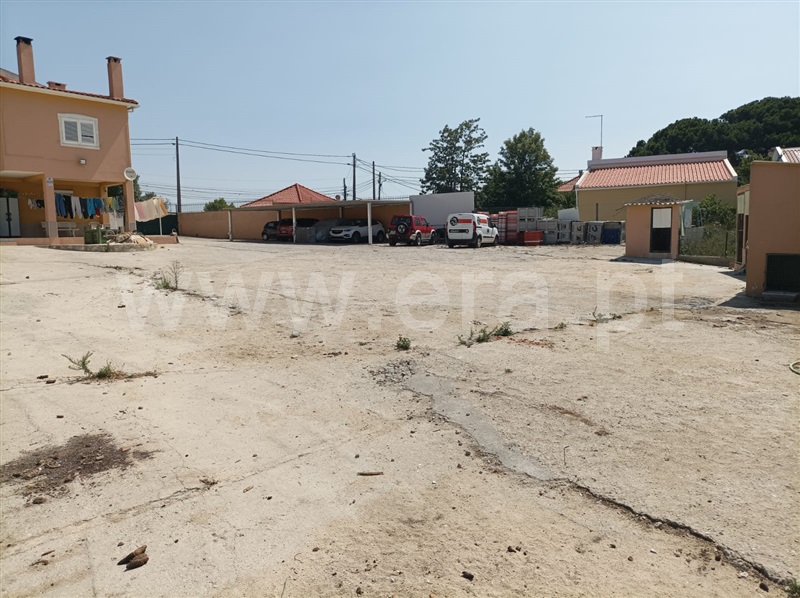 Terreno para Construção / Almada, Charneca de Caparica e Sobreda