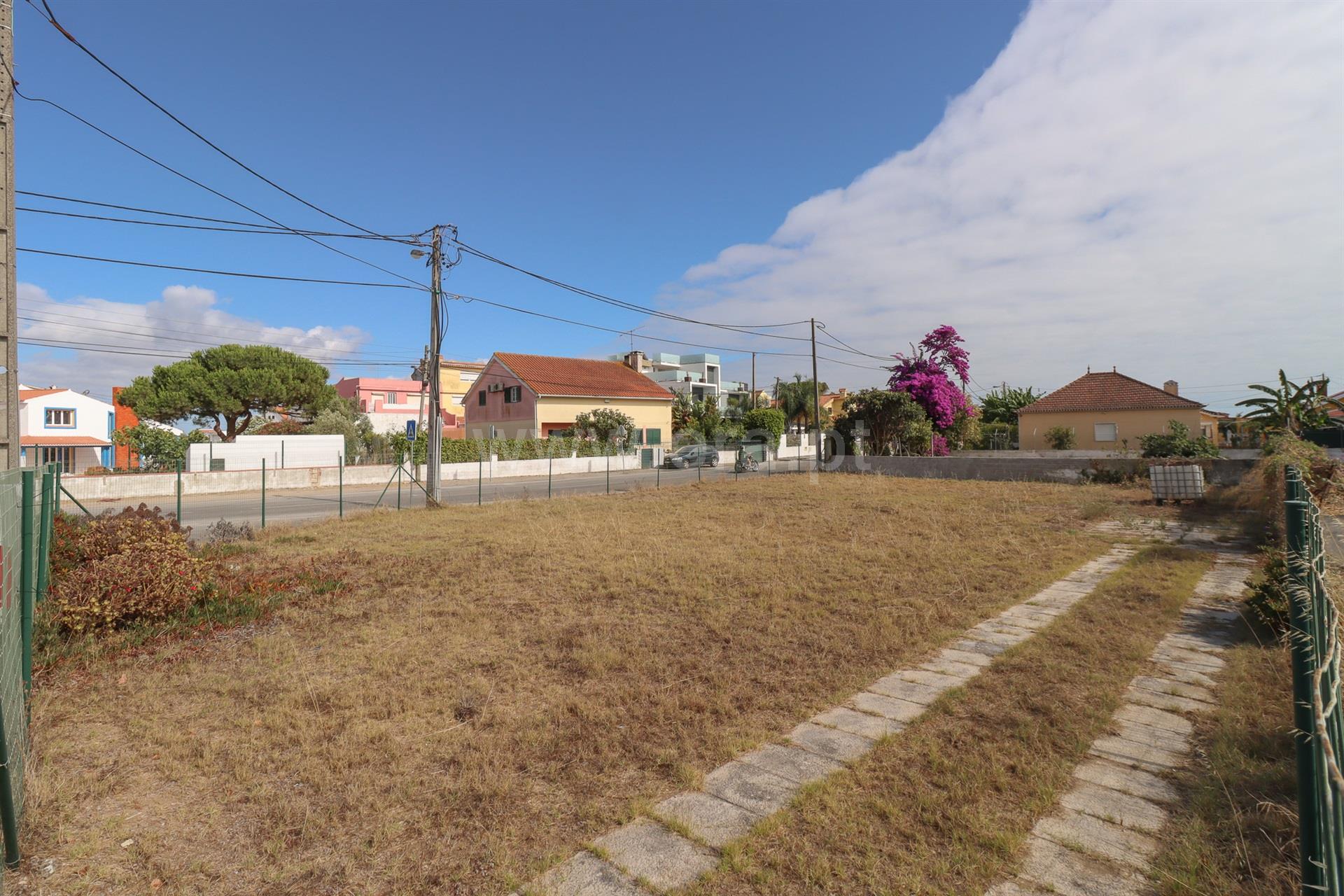 Land for sale in Almada, Portugal — €250,000