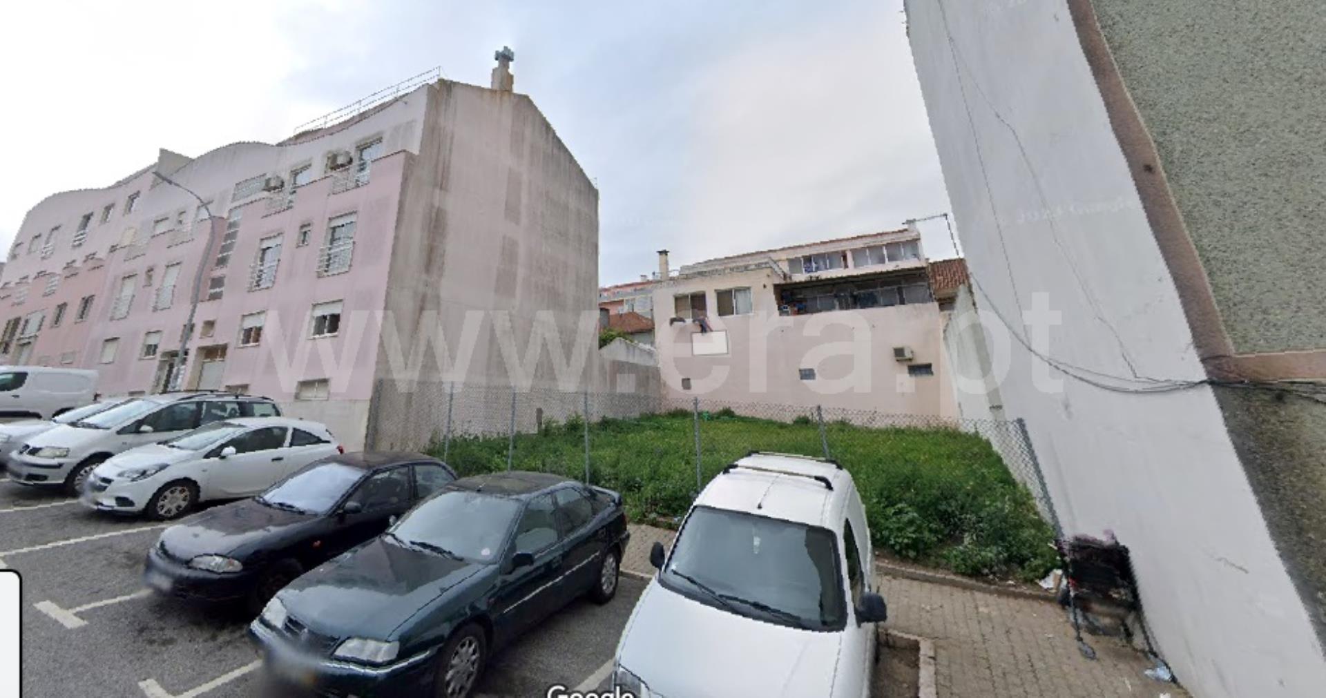 Land for sale in Amadora, Portugal — €170,000