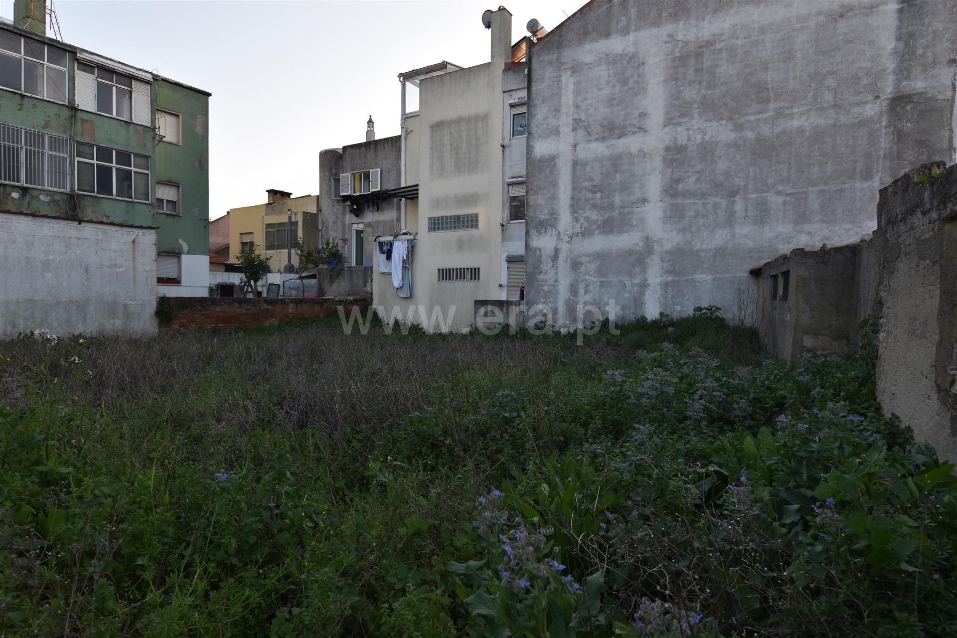 Land for sale in Amadora, Portugal — €399,900