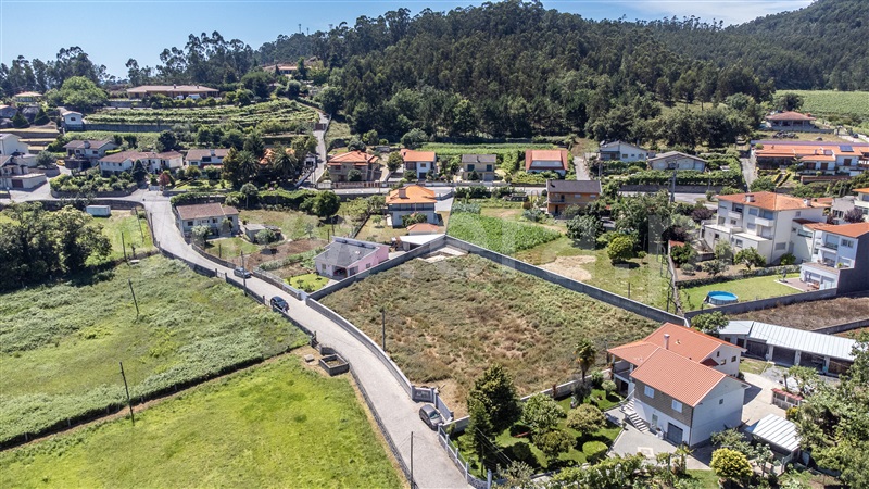 Terreno para Construção / Amares, Amares e Figueiredo