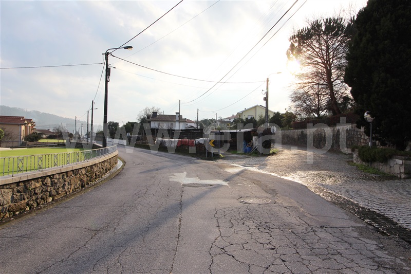 Terreno para Construção / Barcelos, Alheira e Igreja Nova