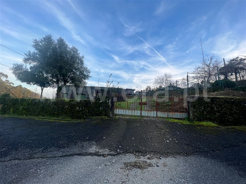 Terreno para Construção / Barcelos, Cossourado