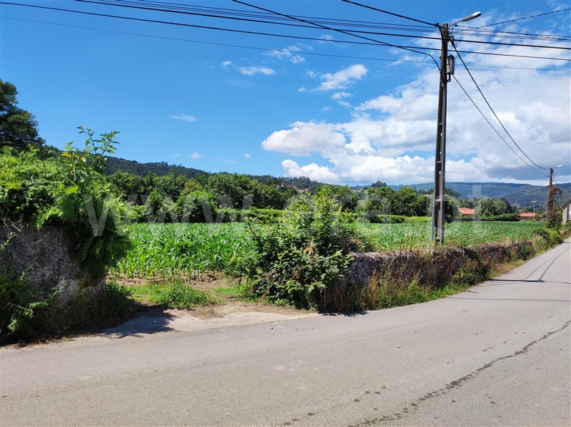 Terreno para Construção / Barcelos, Quintiães e Aguiar