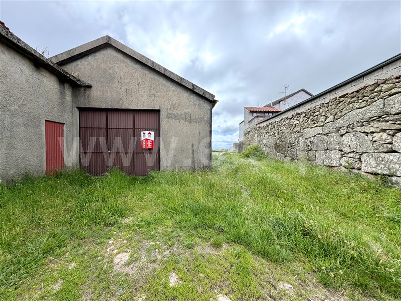 Terreno para Construção / Chaves, Carvela