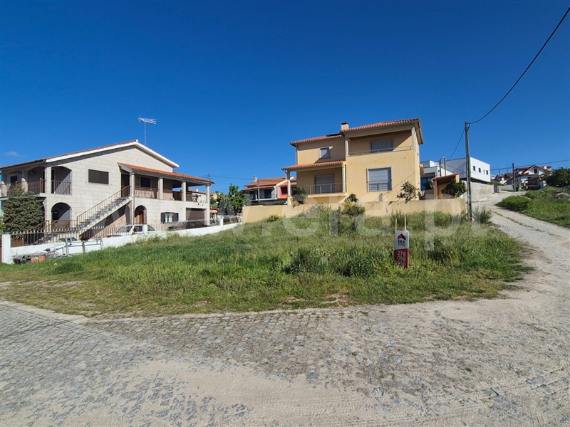 Terreno para Construção / Chaves, Santa Cruz/Trindade e Sanjurge