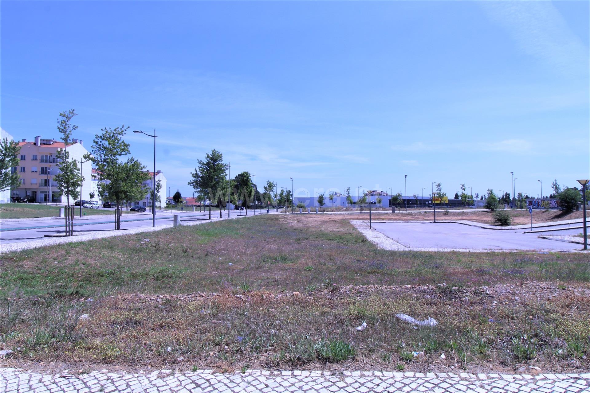 Land for sale in Entroncamento, Portugal — €89,000