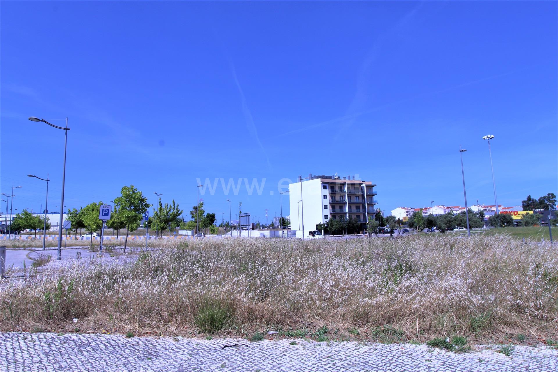Land for sale in Entroncamento, Portugal — €68,000