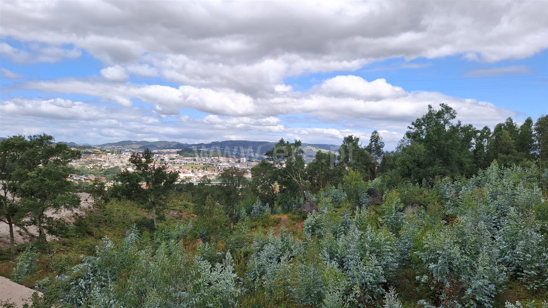 Land for sale in Fafe, Portugal — €215,000