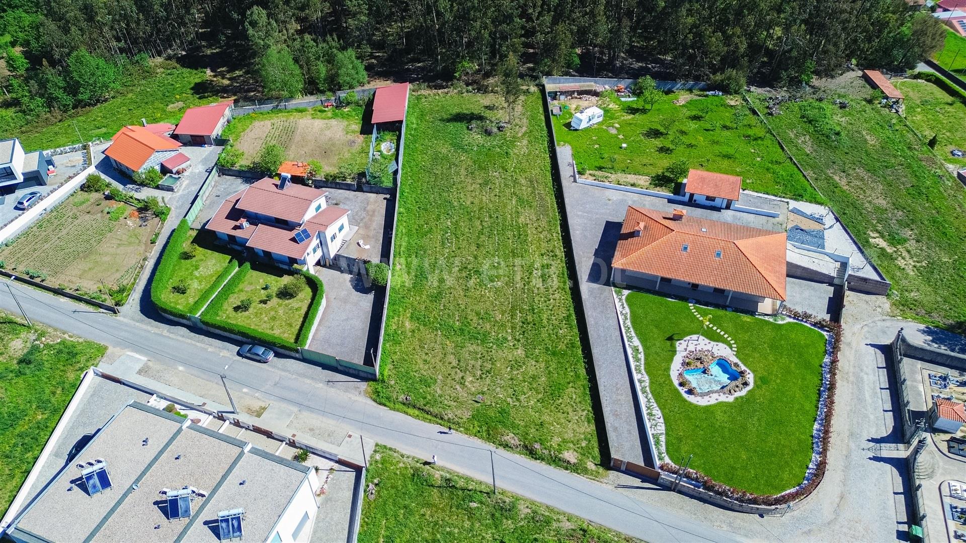 Land for sale in Felgueiras, Portugal — €76,000