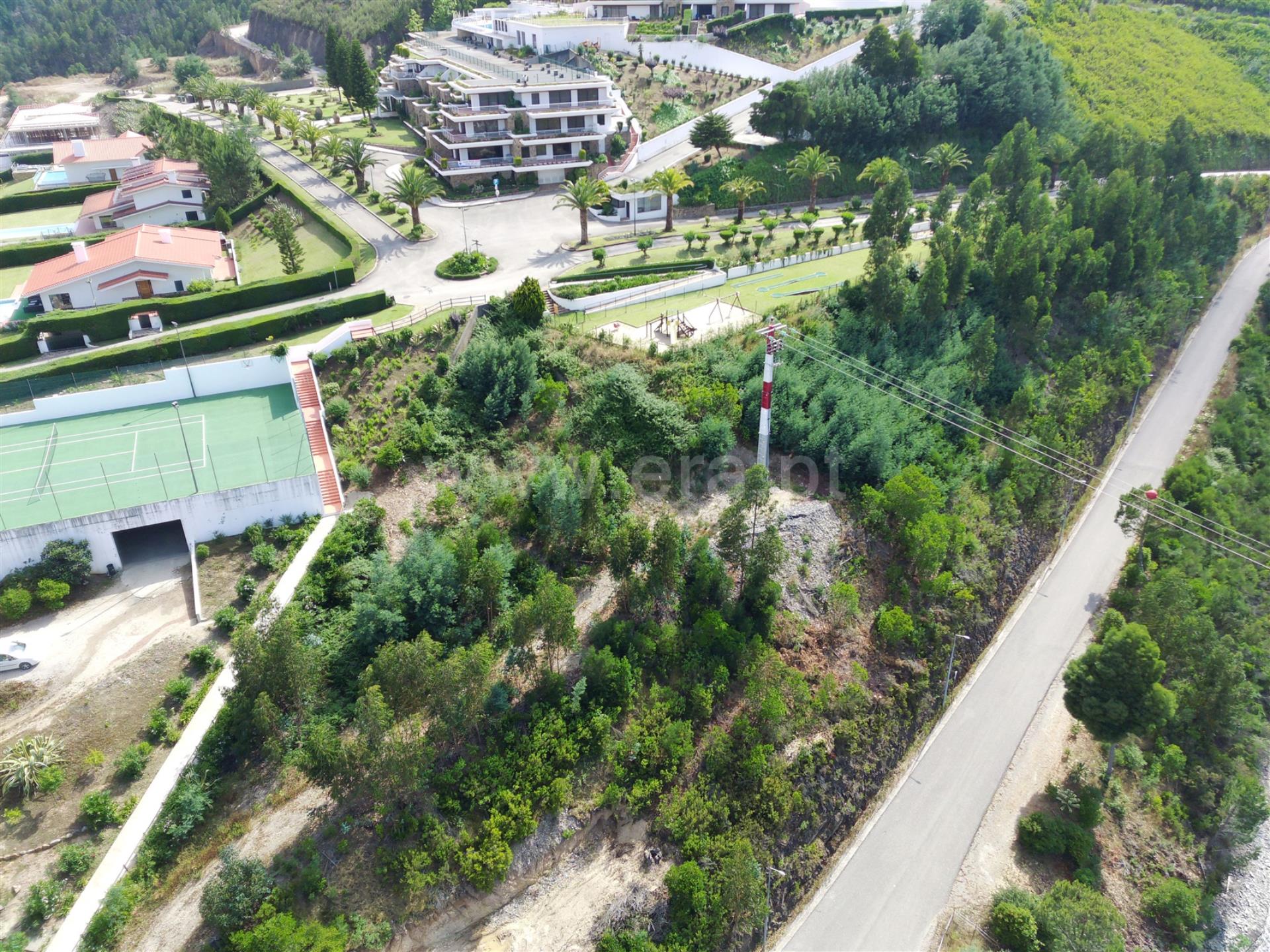 Land for sale in Ferreira do Zêzere, Portugal — €290,000