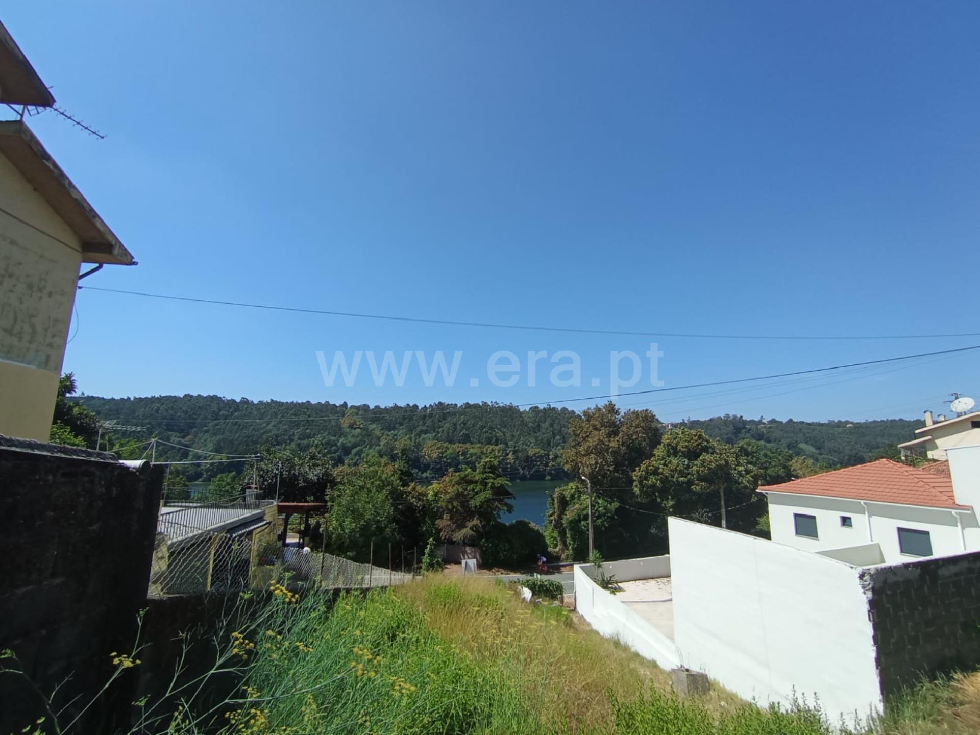 Land for sale in Gondomar, Portugal — €78,000