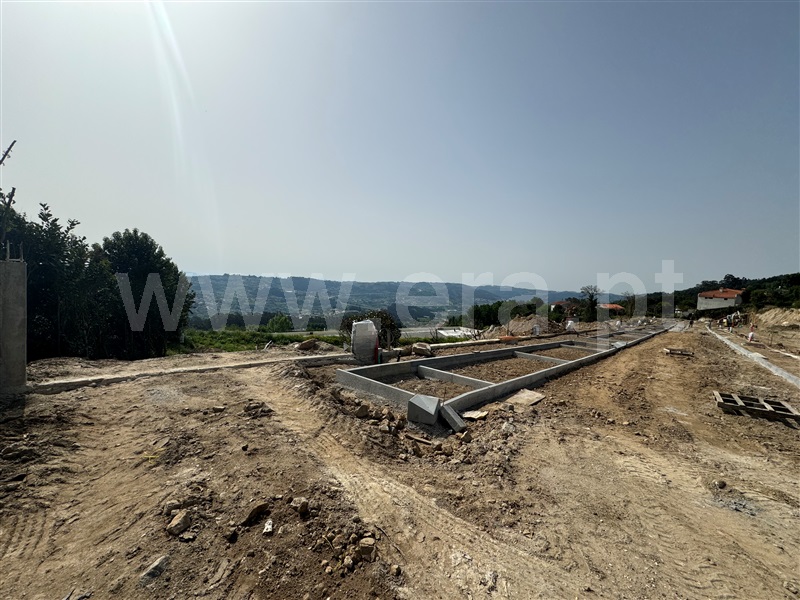 Terreno para Construção / Guimarães, Abação e Gémeos