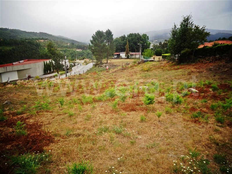 Terreno para Construção / Guimarães, Arosa e Castelões