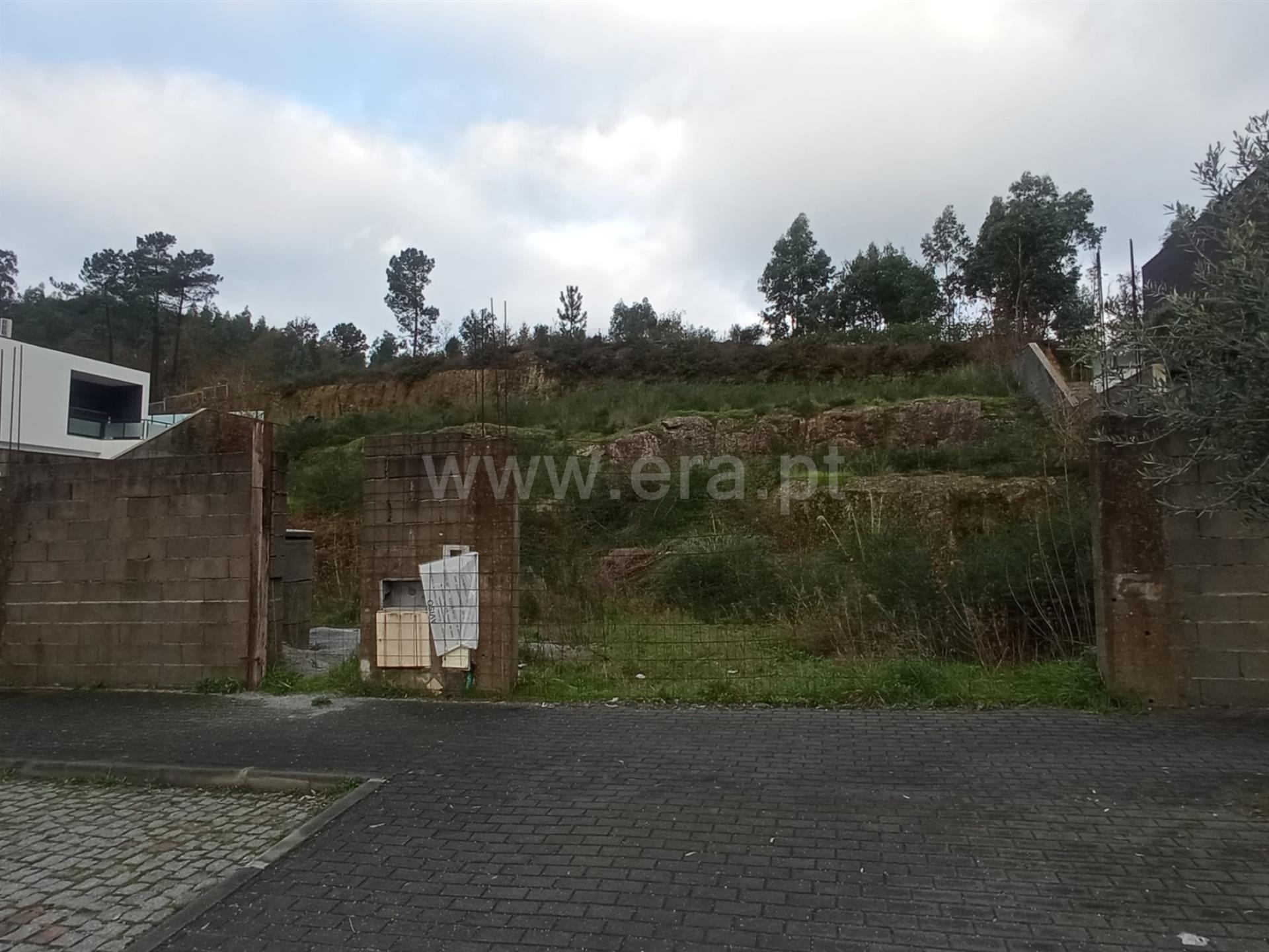 Land for sale in Guimarães, Portugal — €84,000