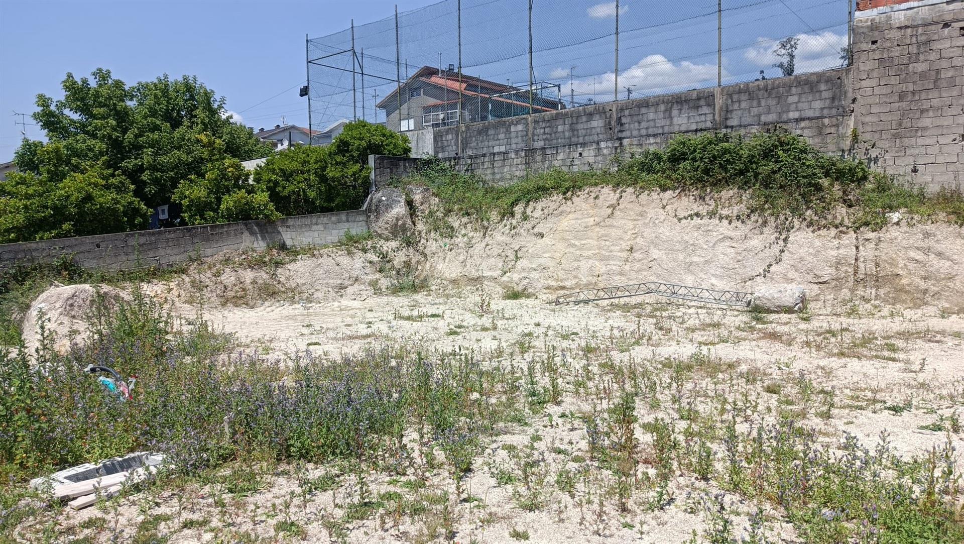 Land for sale in Guimarães, Portugal — €57,500