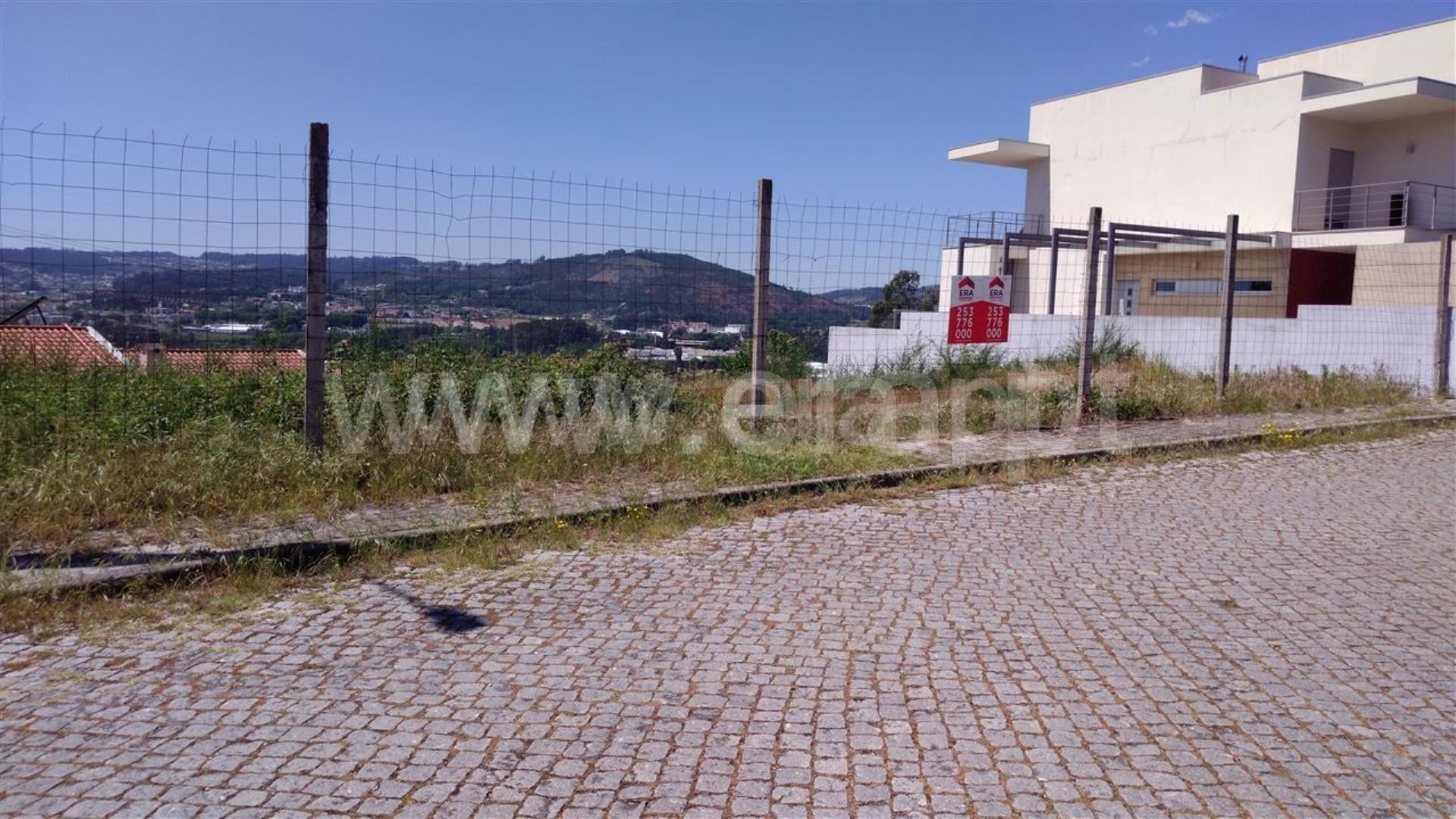 Land for sale in Guimarães, Portugal — €56,500